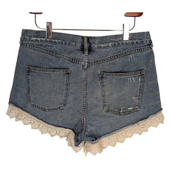 Free People Denim Shorts Size 29 Distressed Crochet Lace Hem Boho Festival - Picture 2 of 8